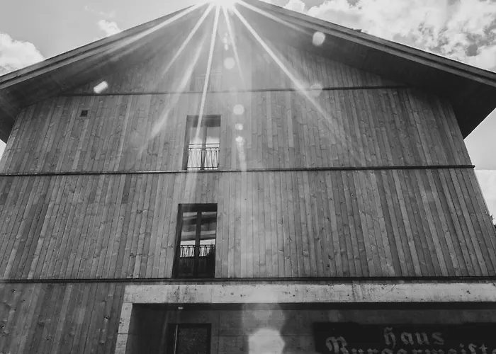 Haus Burgermeister Tschirpen * 阿罗萨